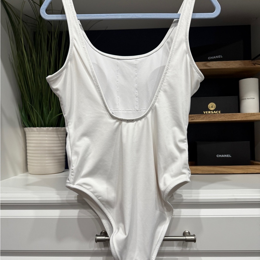 PINK Victoria's Secret White One Piece Swimsuit SZ M - Picture 2 of 6